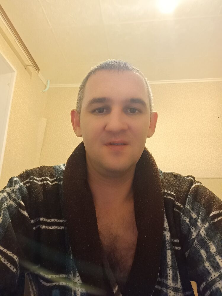  32930667  Dmitry, 38 ,    