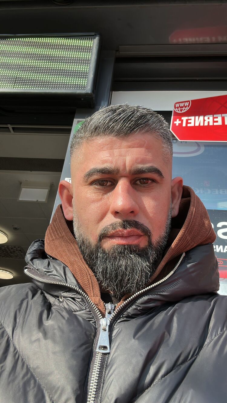  50080957  Hayal, 38 ,    Frankfurt Am Main