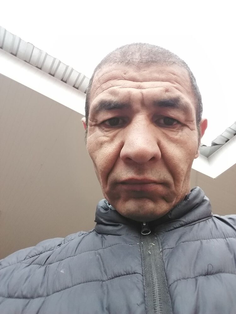 18695637  , 49 ,    