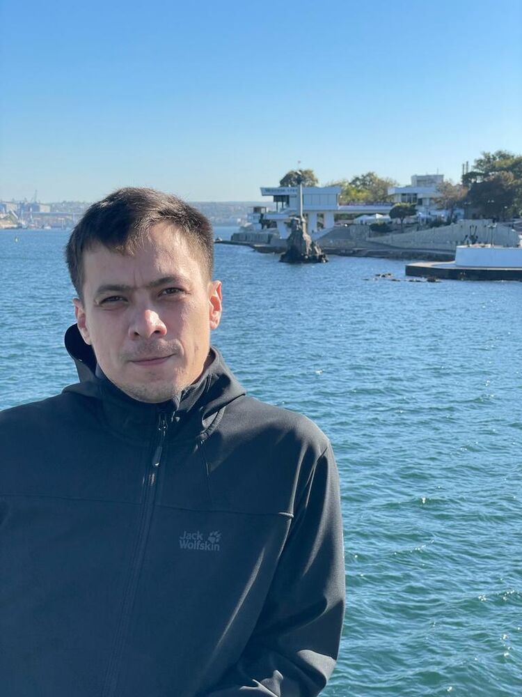  ,   Aleksei, 37 ,   ,   , c , 