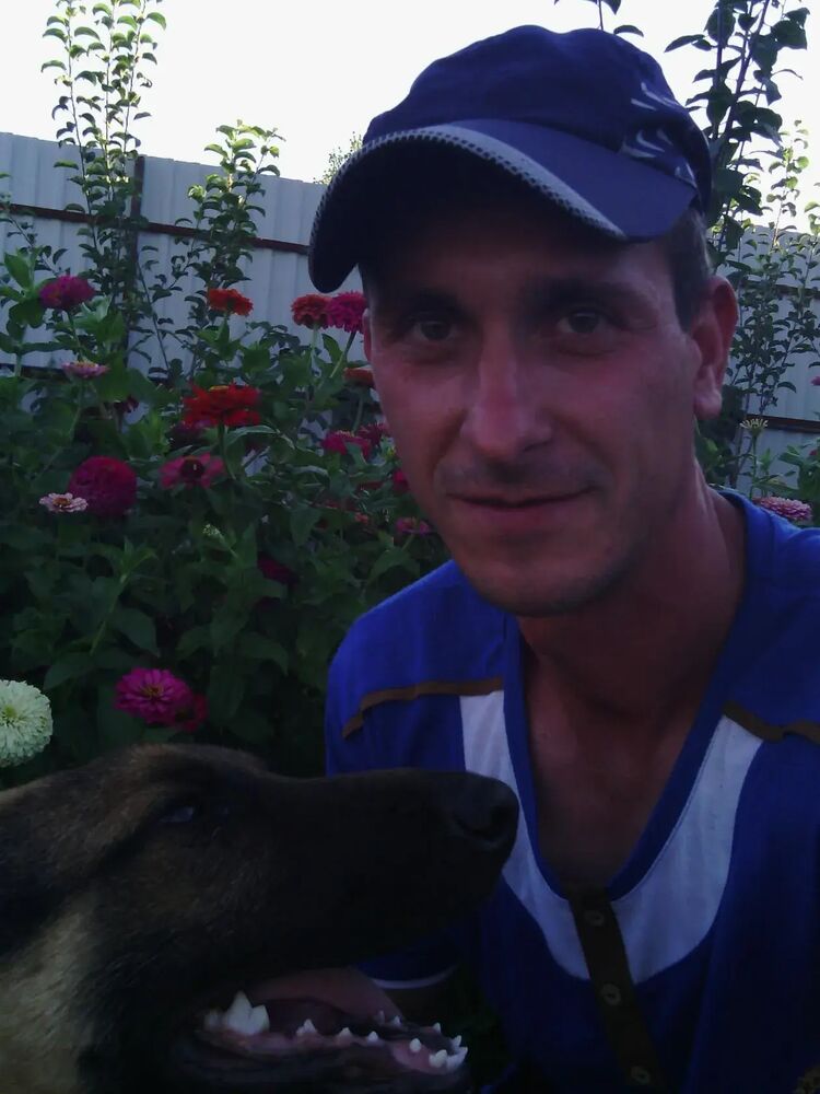  ,   Maksim, 44 ,   ,   , 