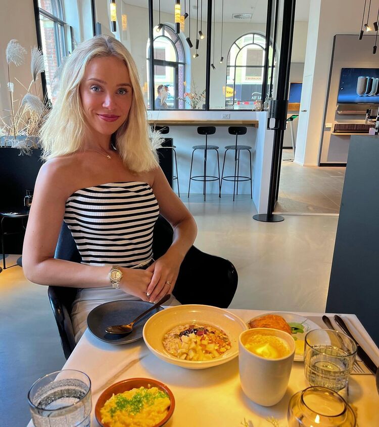  43561927  , 32 ,    -