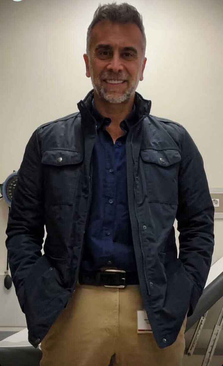  46242507  David, 62 ,    
