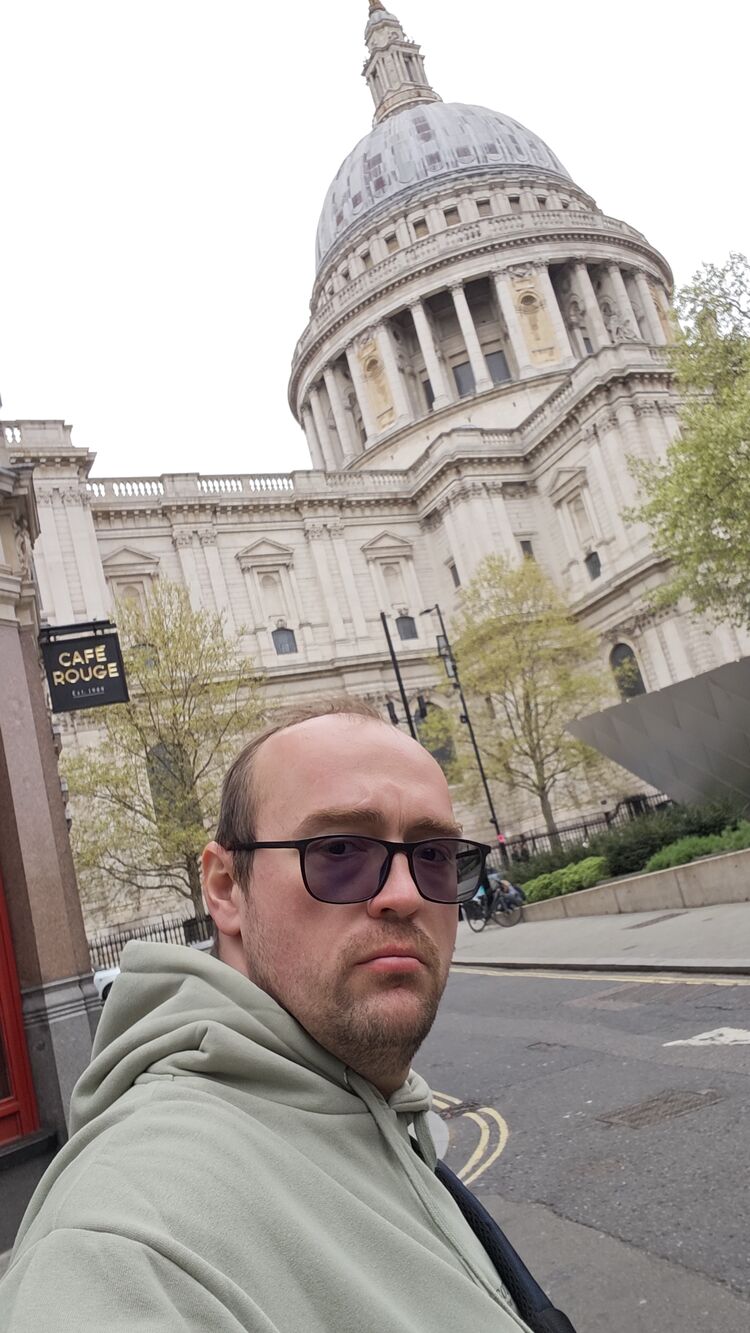  51162567  , 34 ,    Soho