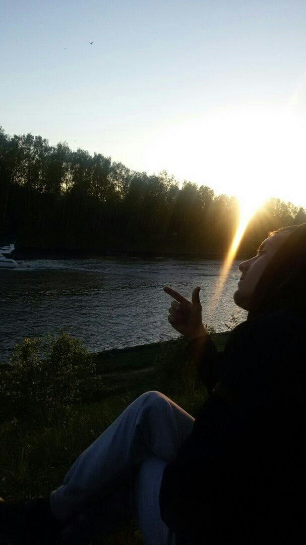 Сашка тут. Сашка тут. Сашка какашка. На забытом чердаке софья прокофьева. Сашка тут.