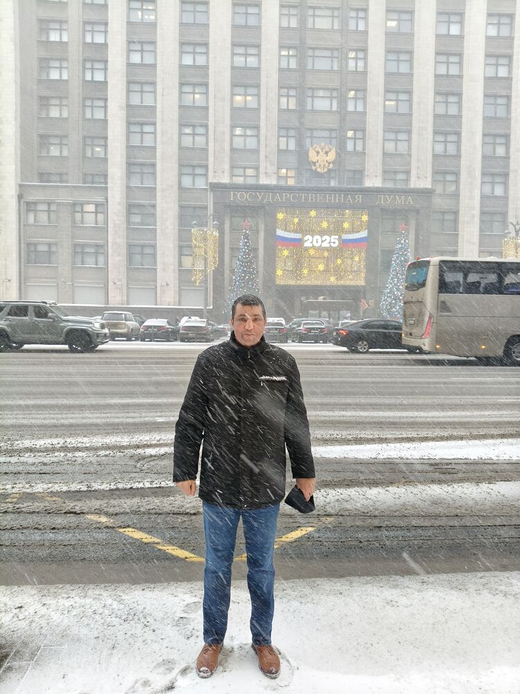  48351047  Adem, 39 ,    