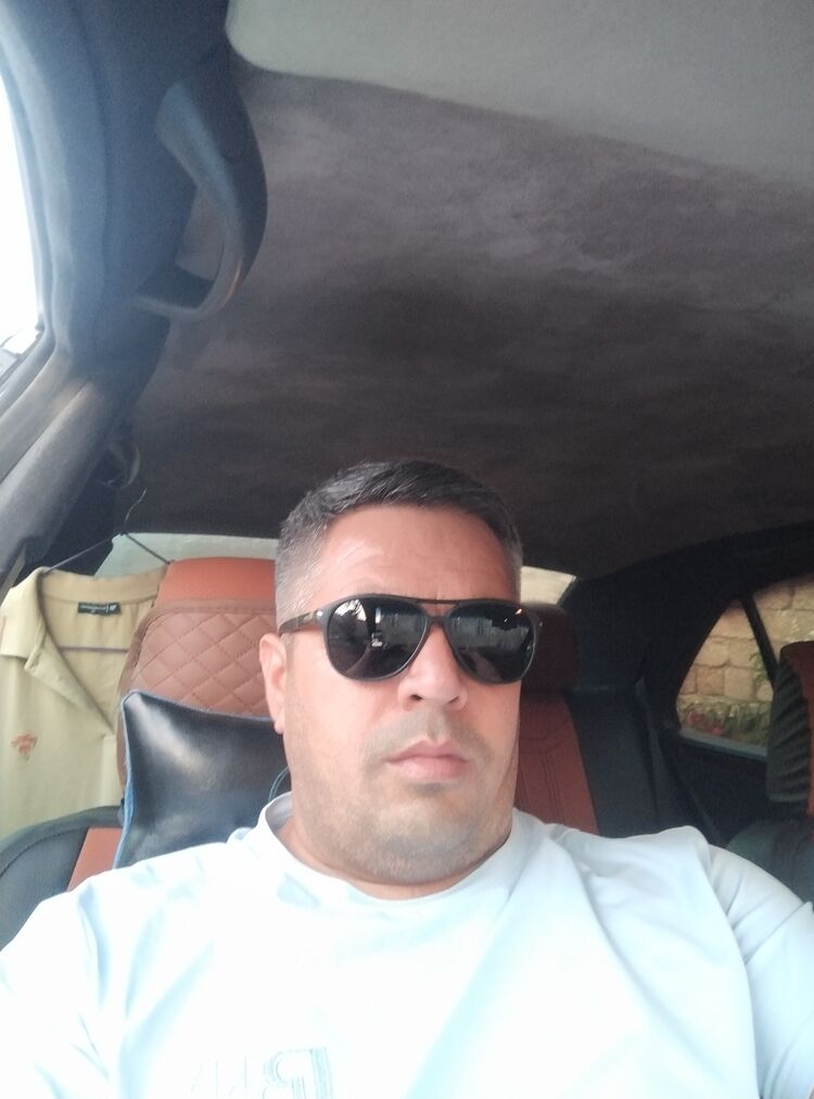  51810227  Edik, 44 ,    