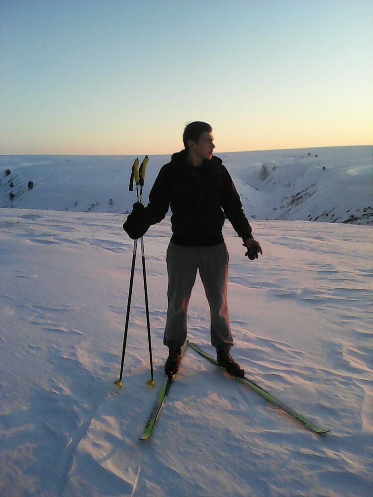  7214777  Sergej, 28 ,    