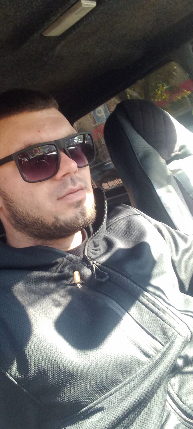  26021607  Alexander, 30 ,    
