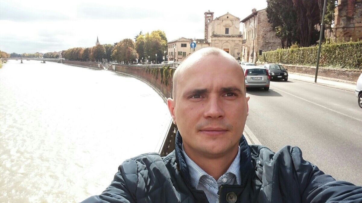  9522427  Vitalik, 40 ,    