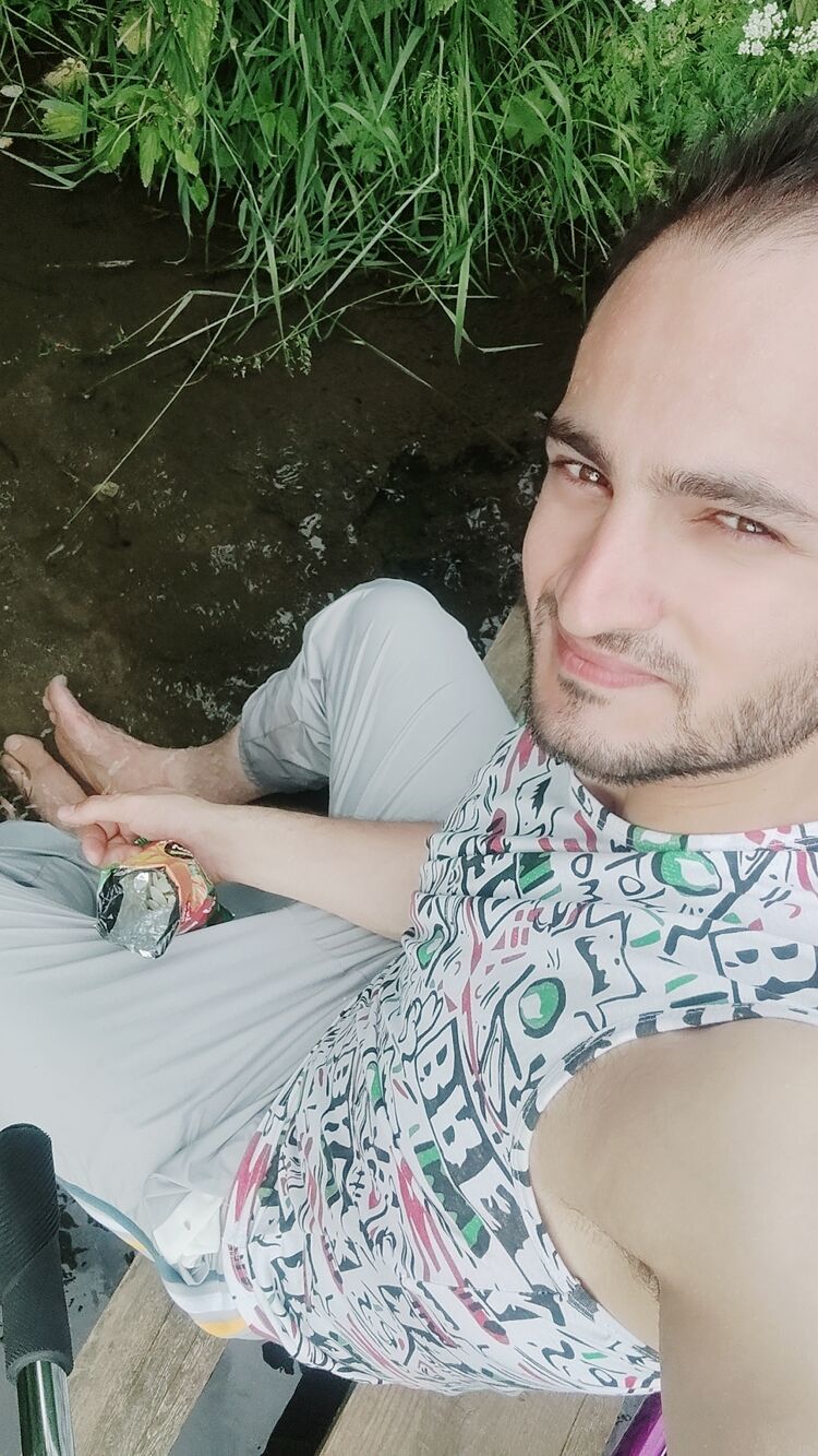  44373057  , 28 ,    -
