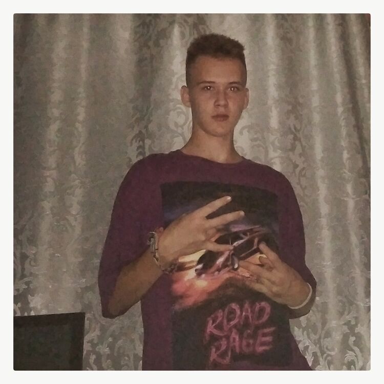  24044737  Trax, 23 ,    