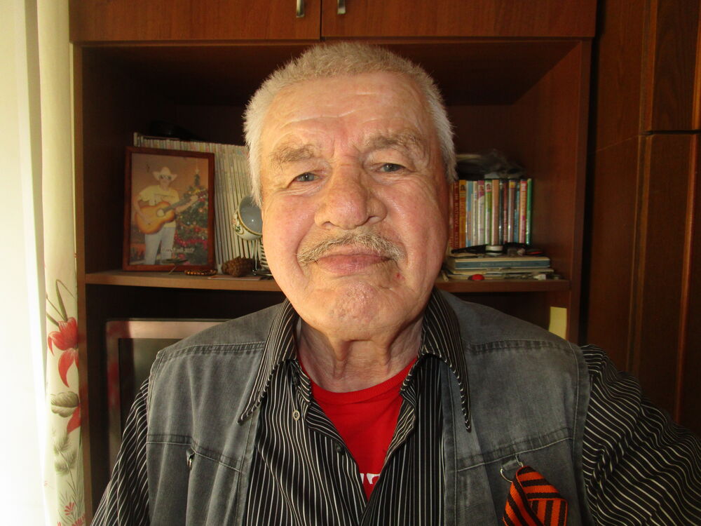  22879917  Azat, 75 ,    