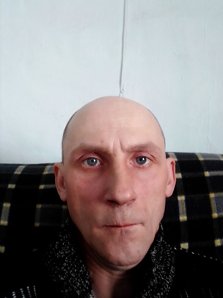  ,   Stanislav, 44 ,   c 