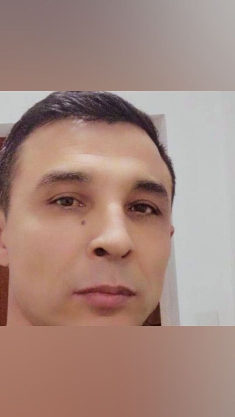  35320467  Daniar, 44 ,    