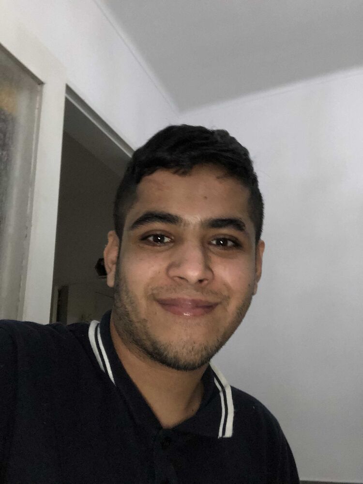  24692817  Hamza, 22 ,    Nieuwland