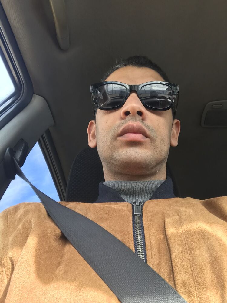  48468907  Adil, 40 ,    