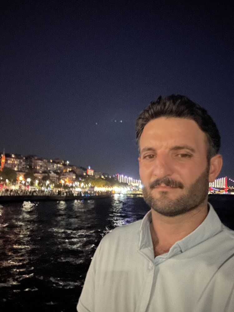  46845707  Murat, 39 ,    