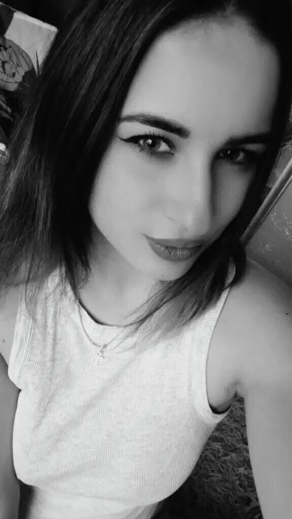  49124607  Mihaela, 23 ,    
