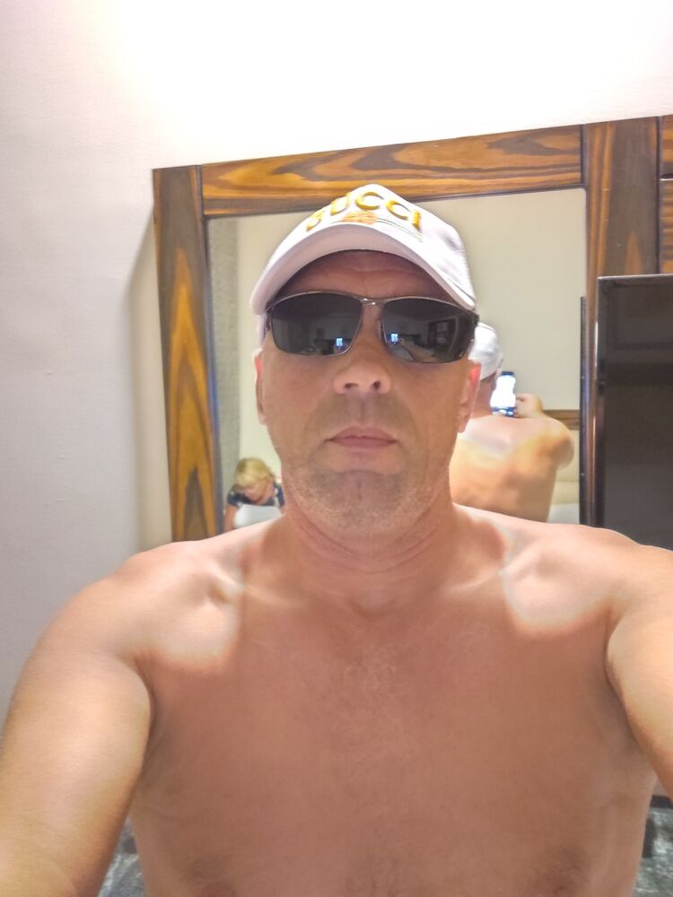  41576167  Vasil, 54 ,    