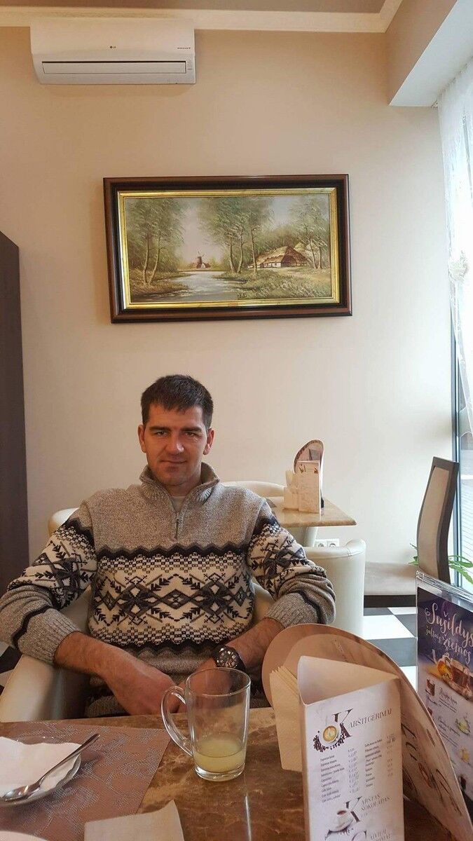  ,   Kestutis, 44 ,   ,   , c , 