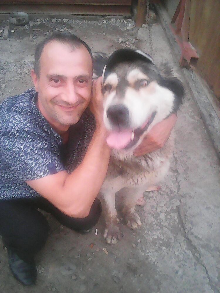  9348457  Gevorg, 46 ,    