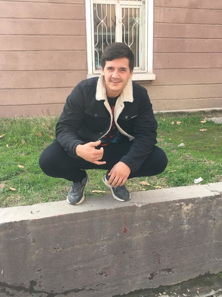  ,   Jonakin, 29 ,   