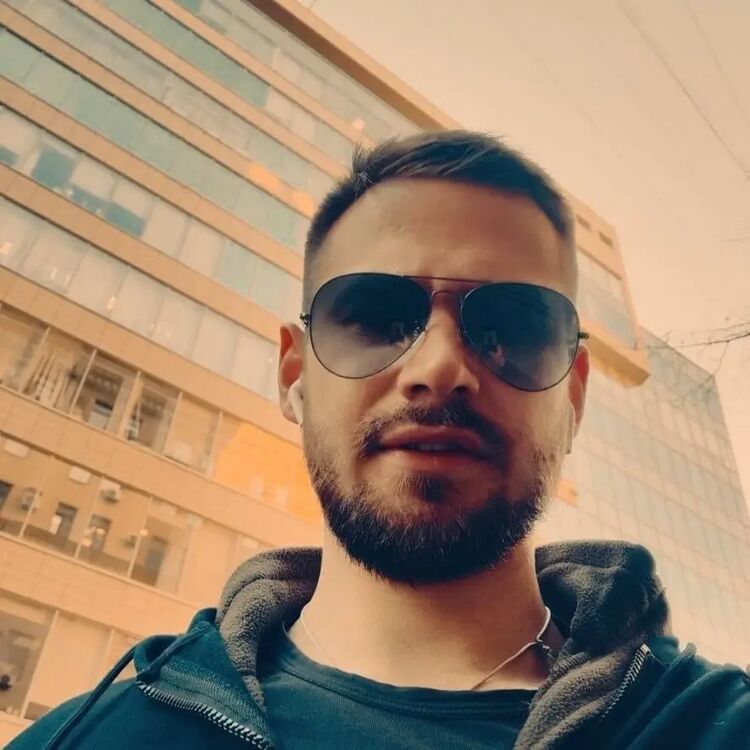  39930847  Alexander, 30 ,    