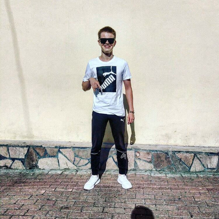  28262197  Ivan, 27 ,    