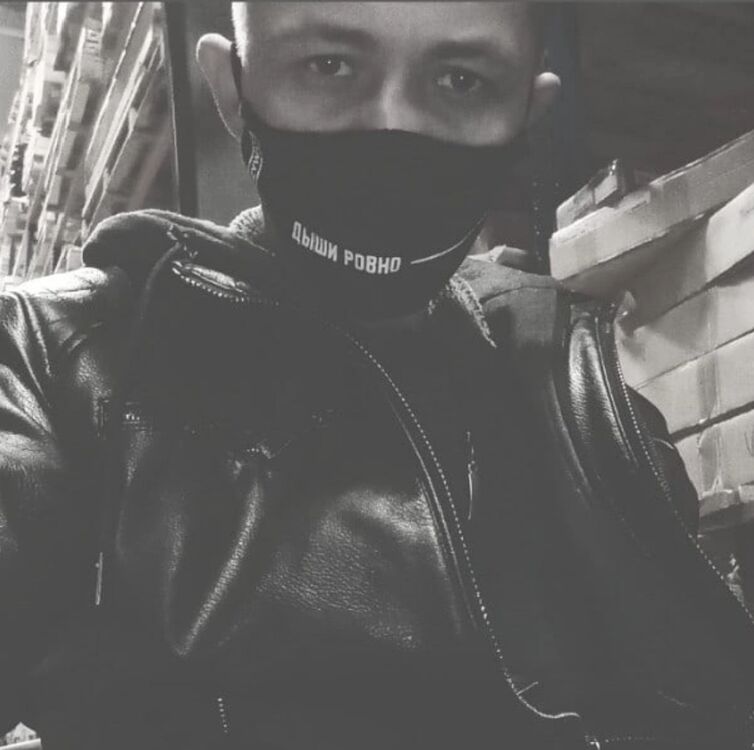  46707777  Alexei, 40 ,    