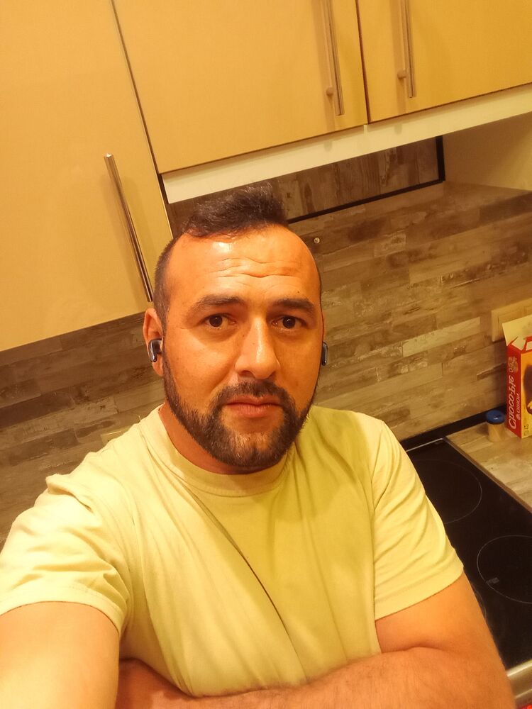  44611207  Nurlan, 31 ,    