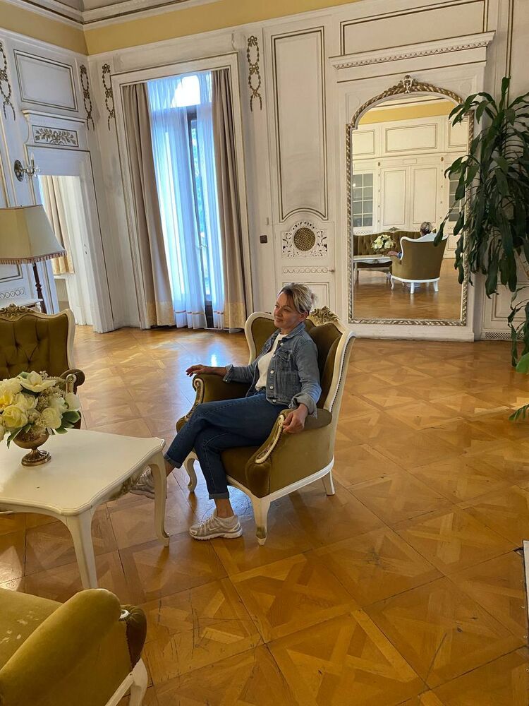  52940837  Elena, 50 ,    -