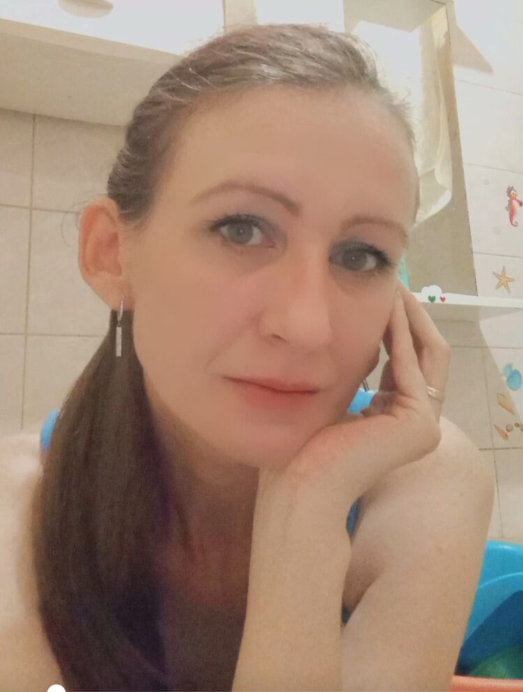  52892727  Elena, 42 ,    