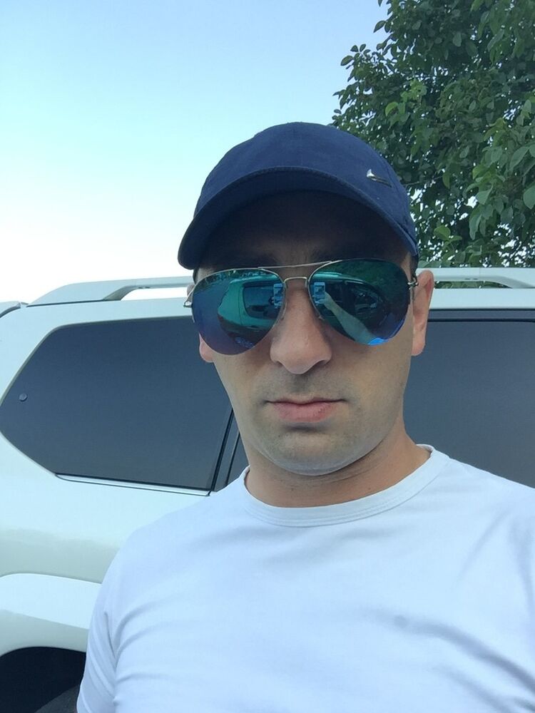  ,   Alen, 42 ,   ,   , c 