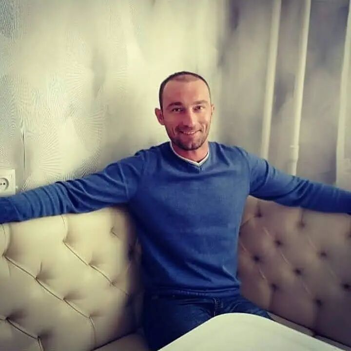  24052947  , 44 ,    