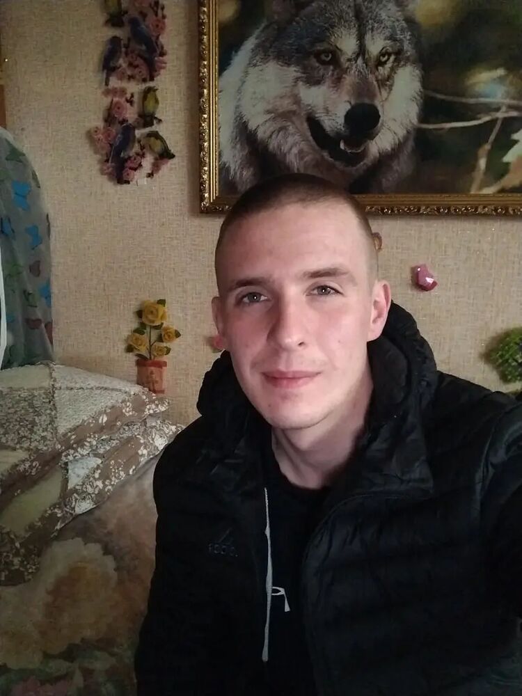  27435067  Artur, 25 ,    