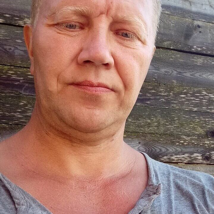  24401997  Aleksei Kost, 51 ,    -