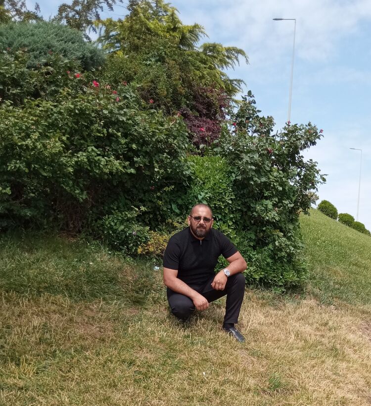  52888277  Fariz, 43 ,    