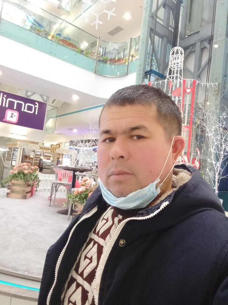  ,   Nozimjon, 36 ,   ,   