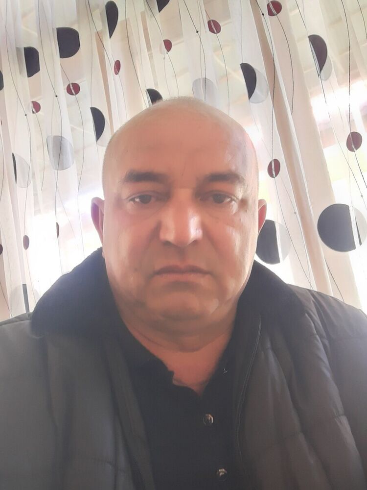  22360237  Azik, 52 ,    