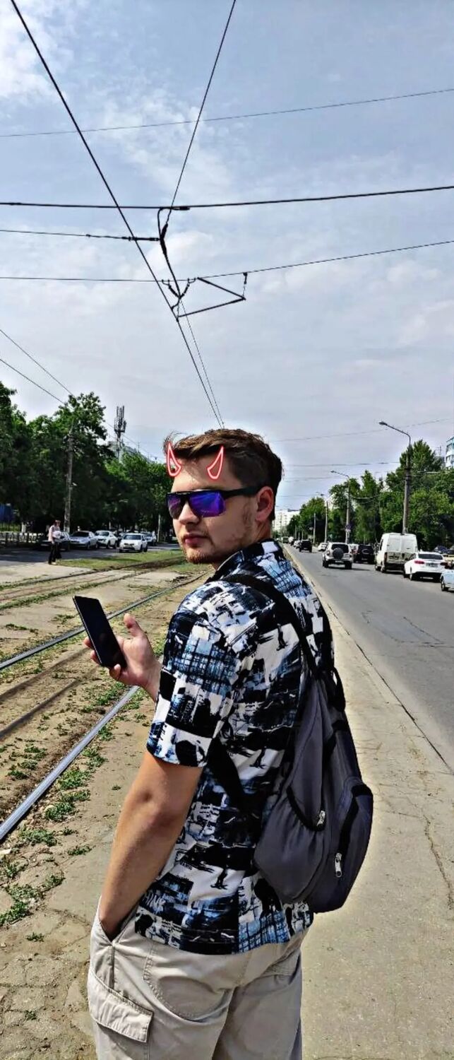  37129657  Dmitry, 22 ,    