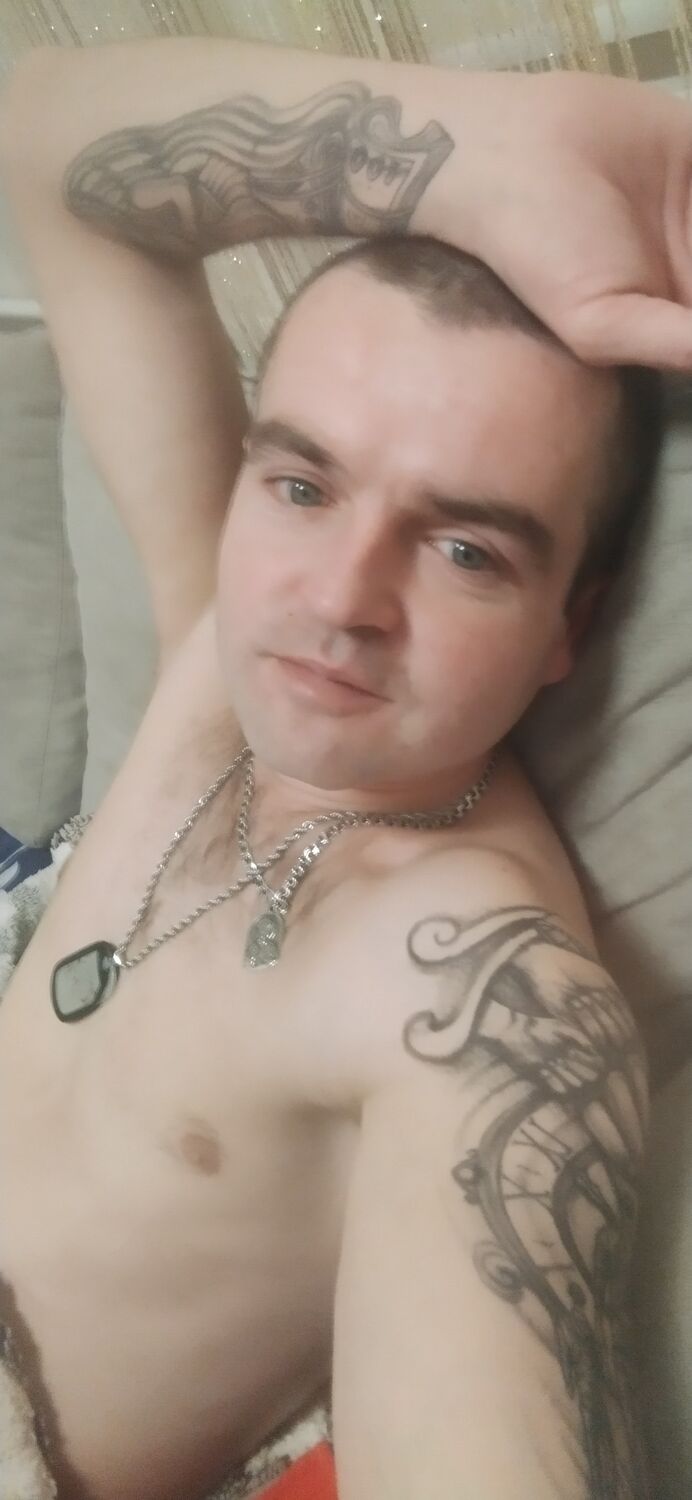  40617157  , 32 ,    