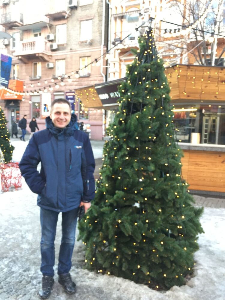  14910417  Oleg, 46 ,    