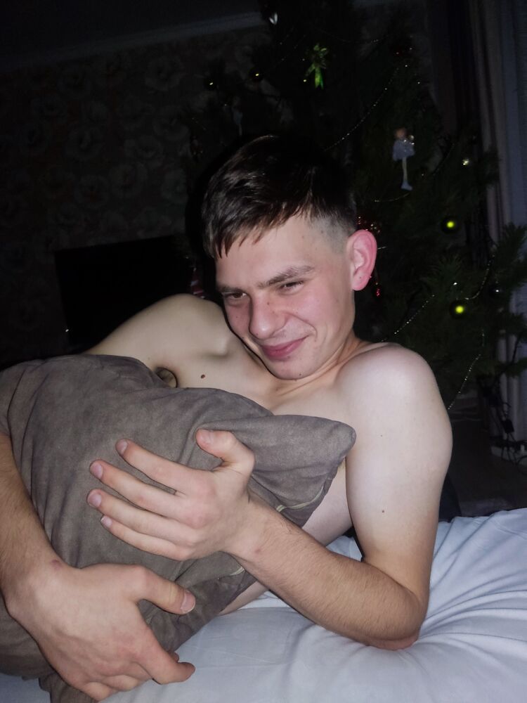  ,   Ilya, 20 ,   ,   