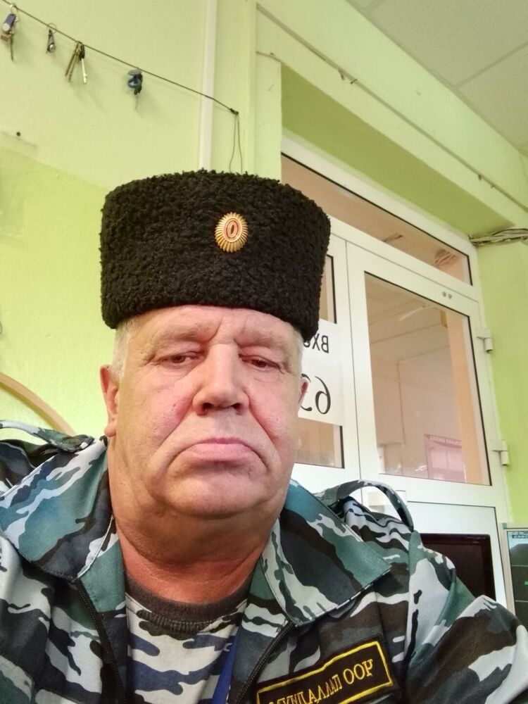  40153377  Igor, 60 ,    
