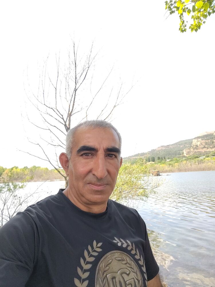  44900397  Azad, 54 ,    