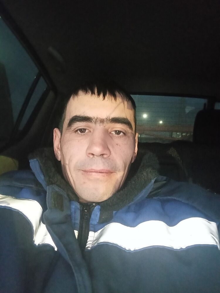  54695957  Anton, 28 ,    