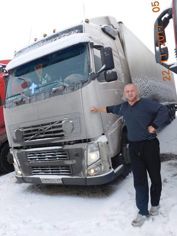  ,   Anton, 37 ,   