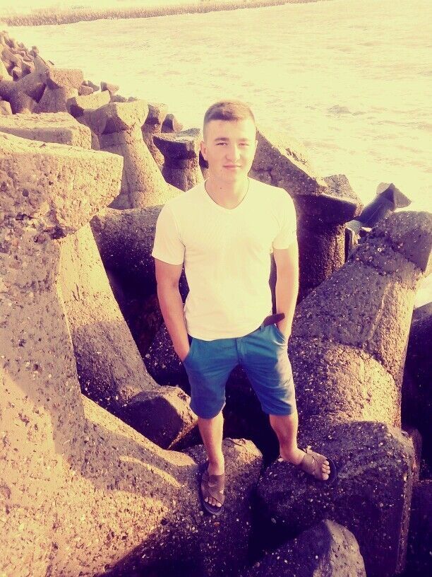  7873537  Alexandru, 31 ,    