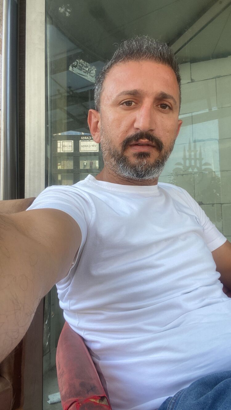  34859007  Mehmet, 38 ,    